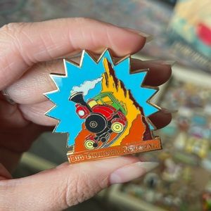 VINTAGE Thunder Mountain pin